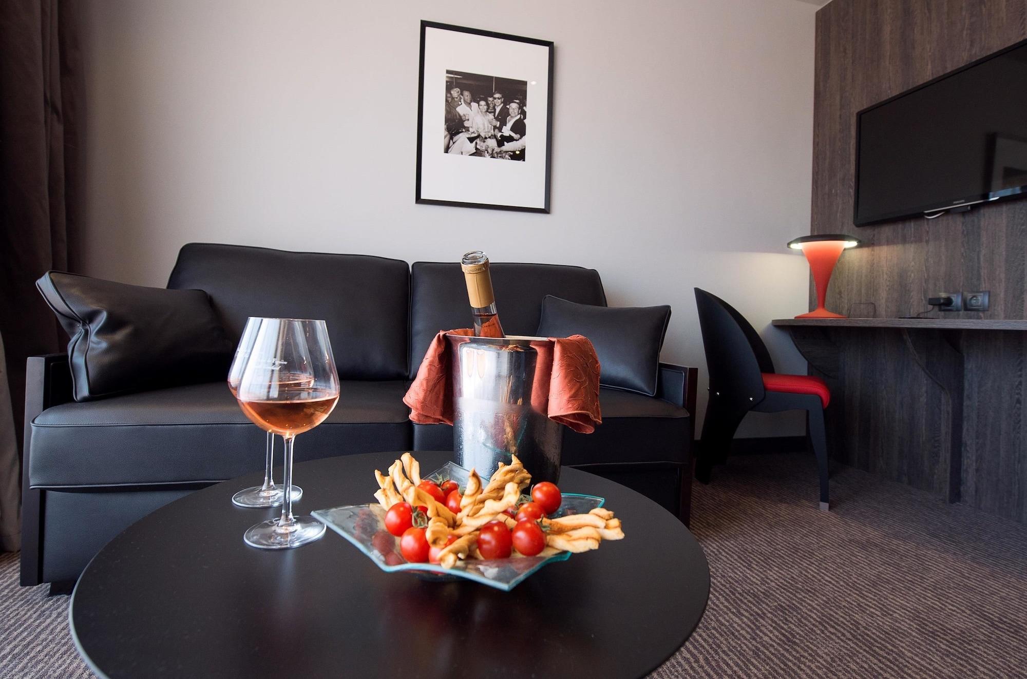 Western Le Patio Des Artistes Wellness Jacuzzi 4*