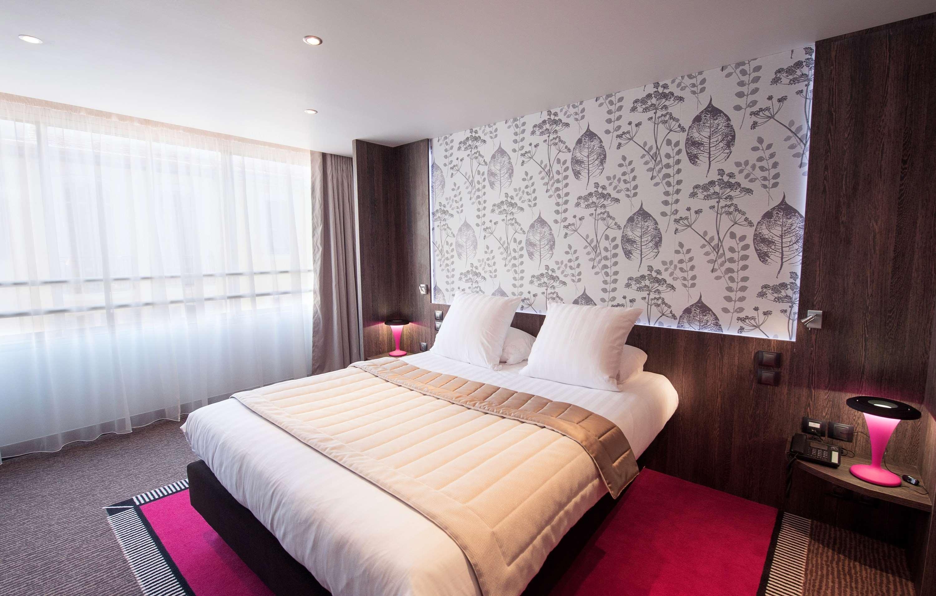 Western Le Patio Des Artistes Wellness Jacuzzi Hotel