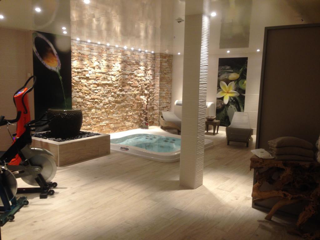 Western Le Patio Des Artistes Wellness Jacuzzi 4*