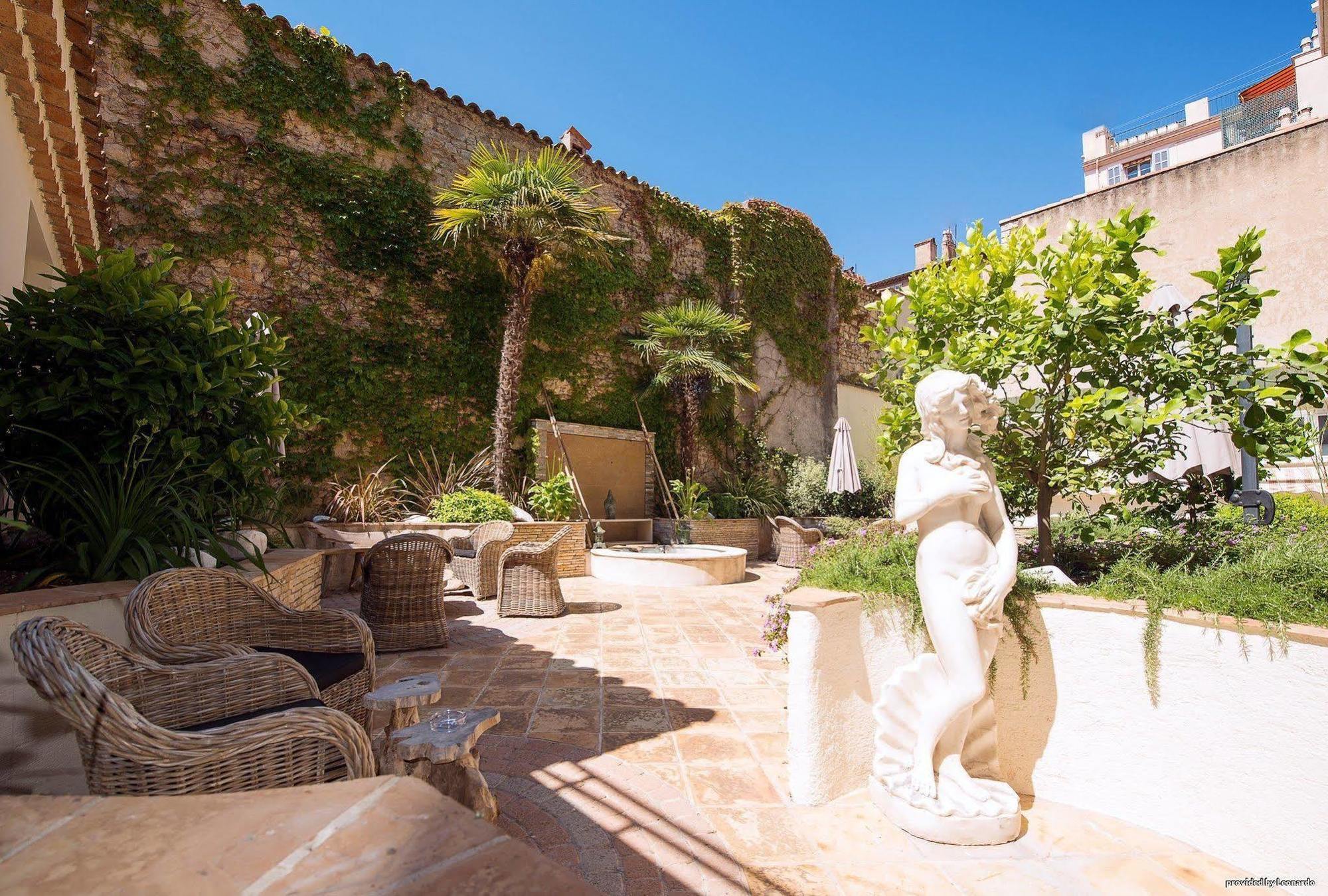 Western Le Patio Des Artistes Wellness Jacuzzi